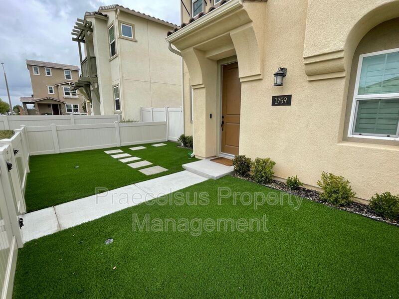 1759 Santa Ivy Ave - Photo 3 of 23