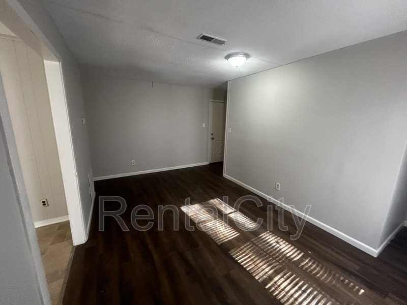 26 Oakridge Dr - Photo 2 of 12