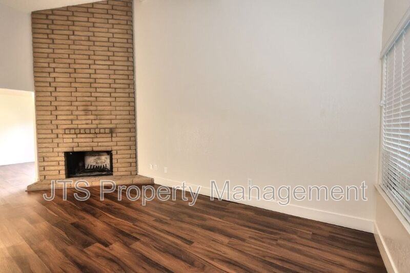 8128 Sunrise East Way - Photo 4 of 43