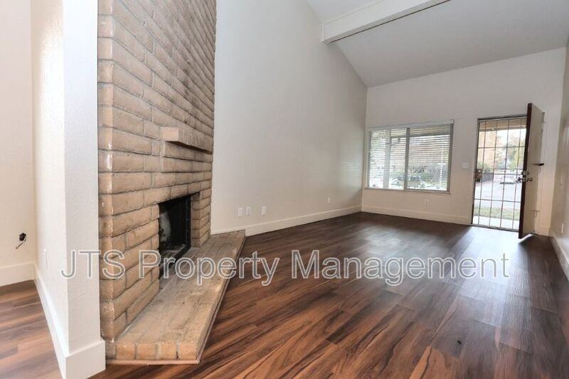 8128 Sunrise East Way - Photo 3 of 43