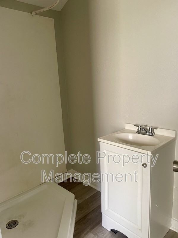 6721 Grasselli Rd - Photo 4 of 9