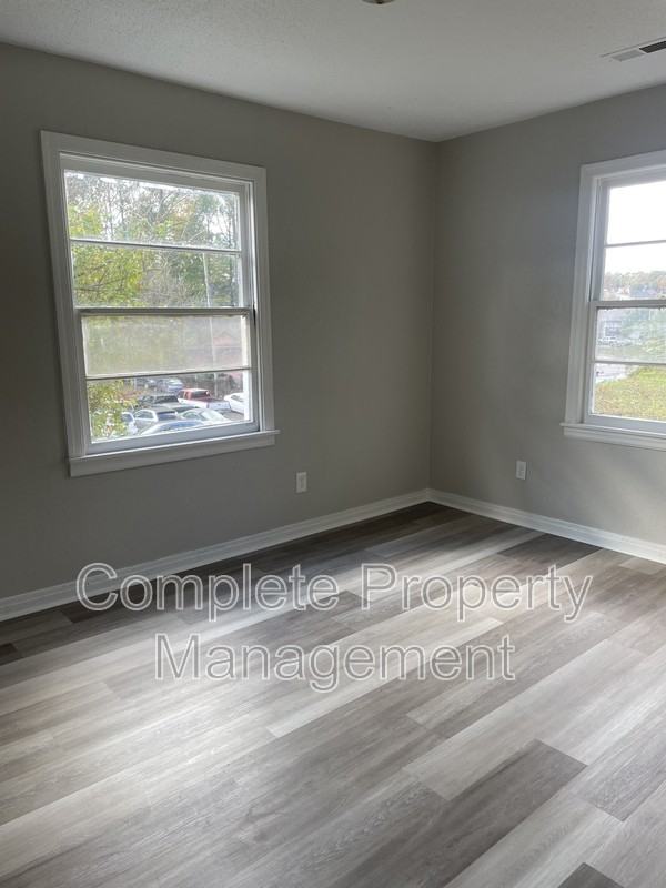 6721 Grasselli Rd - Photo 6 of 9