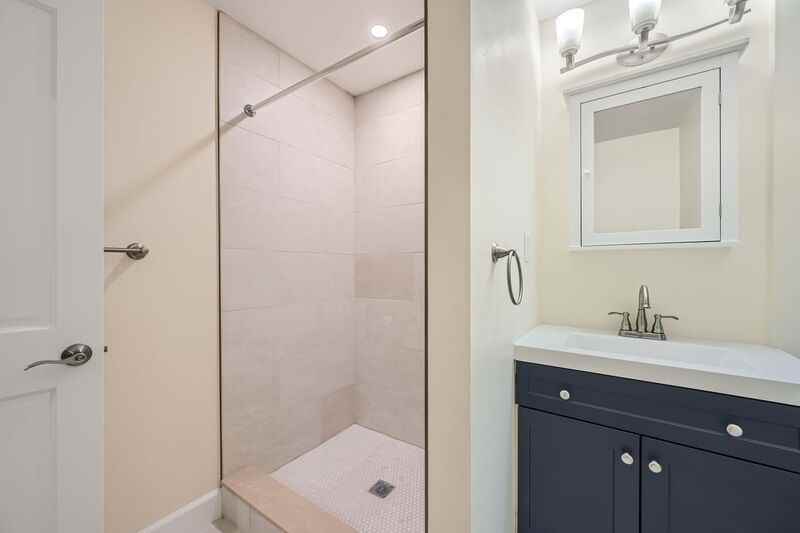 427 Cornwall St - Photo 3 of 17