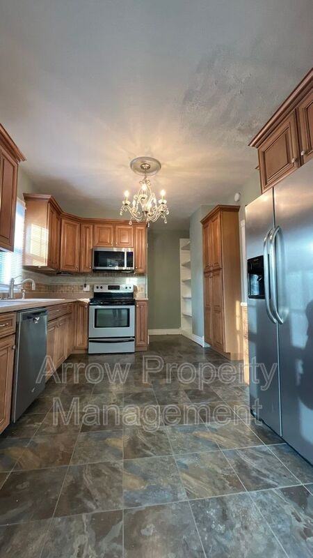 1929 Sumner St - Photo 6 of 18