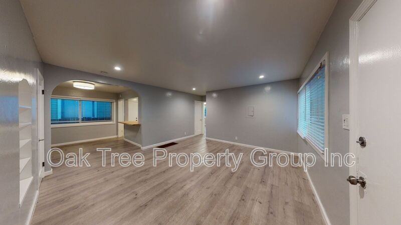 820 15th St #1 - Photo 2 of 16