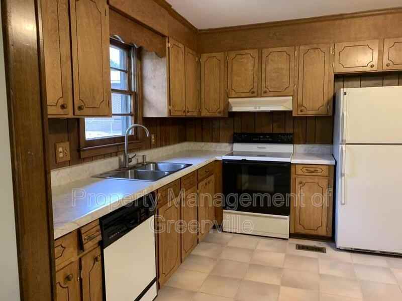 105 Sellwood Cir - Photo 3 of 7