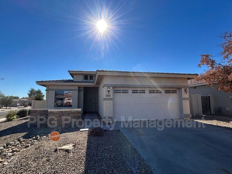 13735 W Caribbean Ln - Photo 2 of 16