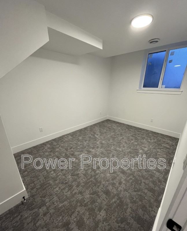 1440 26a St Sw - Photo 3 of 9