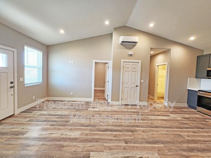 2071 S Highland Ave - Photo 5 of 22