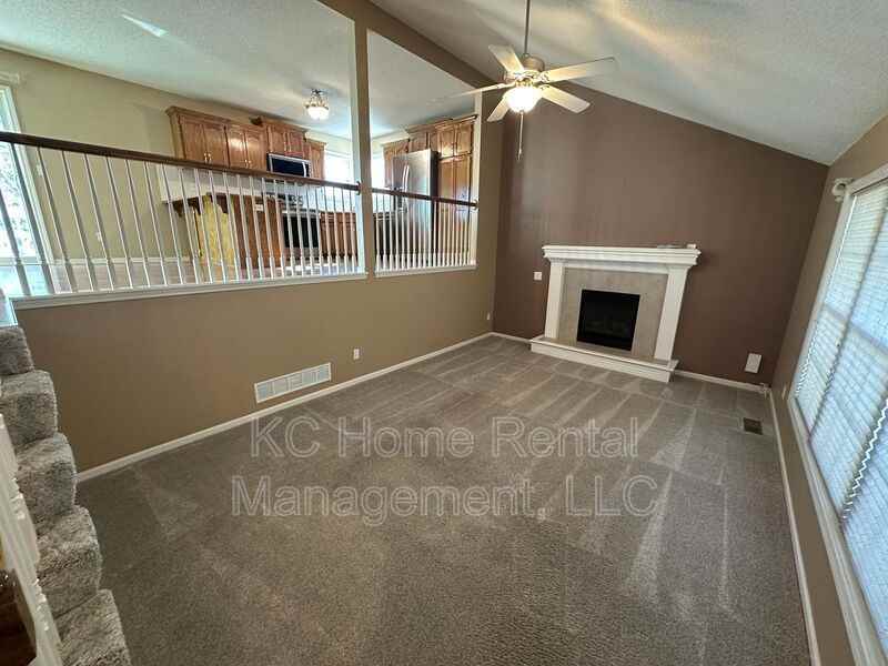 8739 Paris Ave - Photo 3 of 48