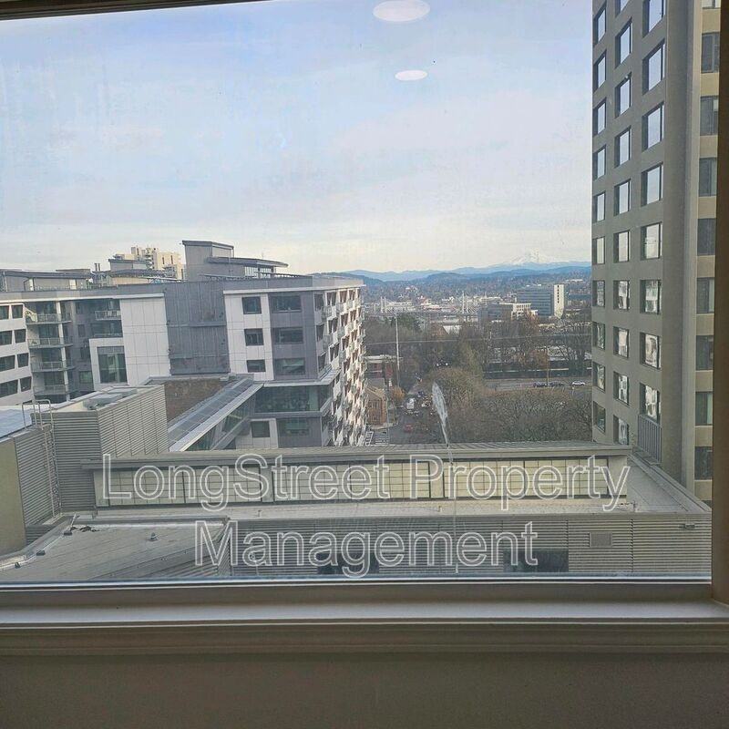 772 Sw Broadway Dr #3 - Photo 3 of 26