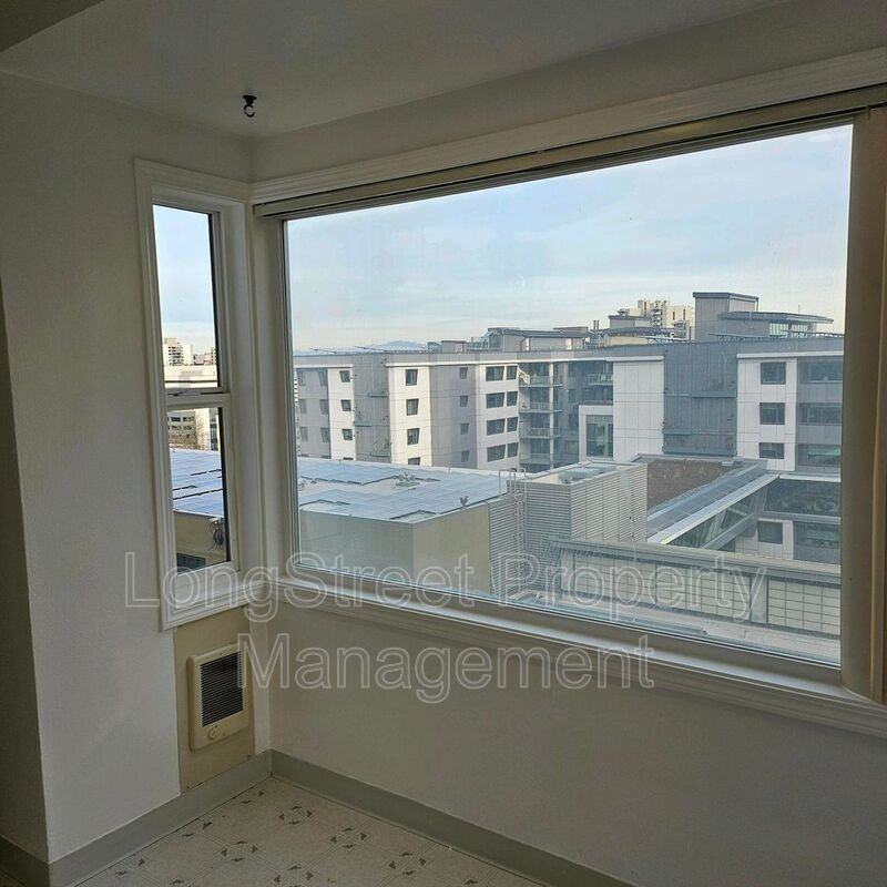 772 Sw Broadway Dr #3 - Photo 4 of 26