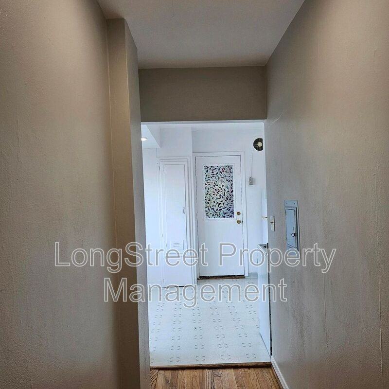 772 Sw Broadway Dr #3 - Photo 7 of 26