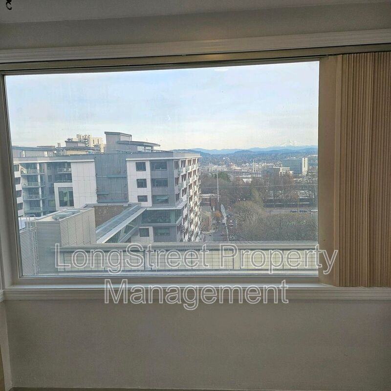 772 Sw Broadway Dr #3 - Photo 5 of 26