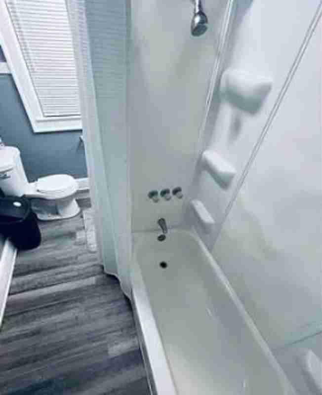 W 33rd St - Photo 2 of 9