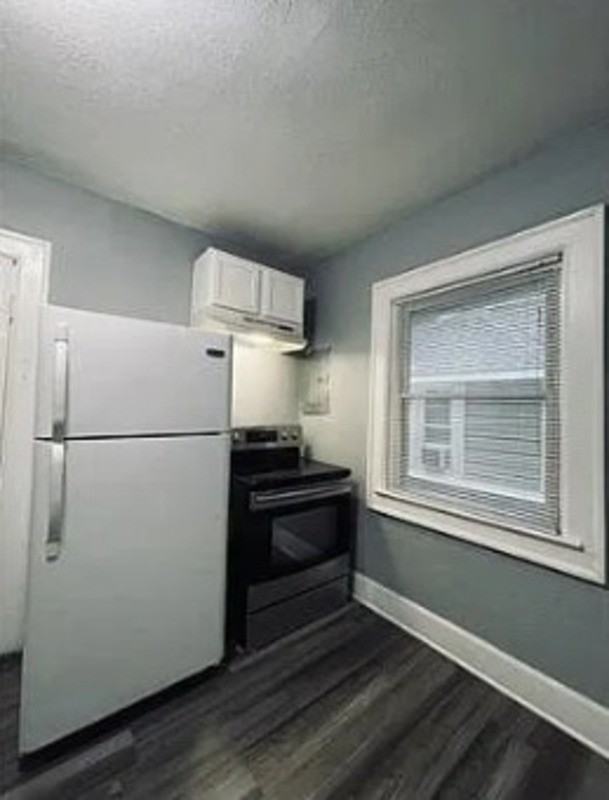 W 33rd St - Photo 4 of 9