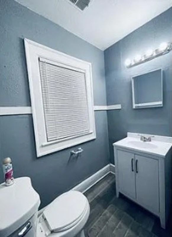 W 33rd St - Photo 6 of 9