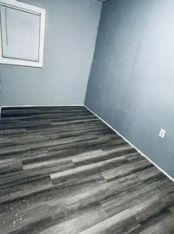 W 33rd St - Photo 7 of 9