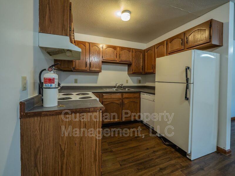 1104 N Walnut St #E - Photo 2 of 18