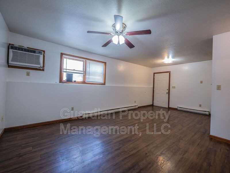 1104 N Walnut St #E - Photo 6 of 18