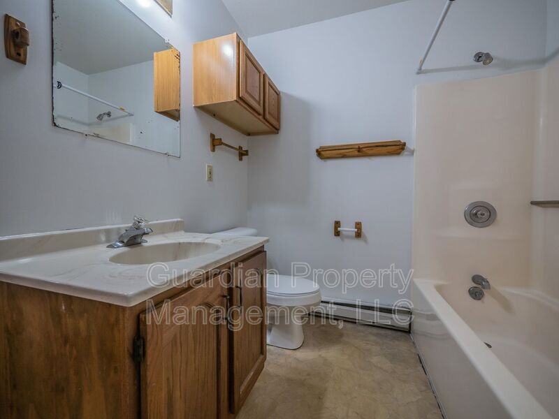 1104 N Walnut St #E - Photo 7 of 18