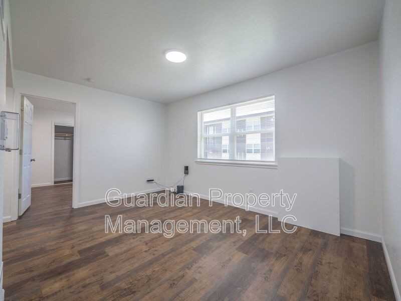 1121 N College Dr #23 - Photo 5 of 13