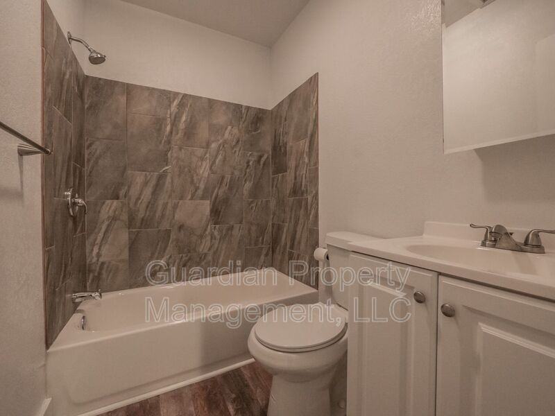 108 N Buchanan St #1 - Photo 3 of 8