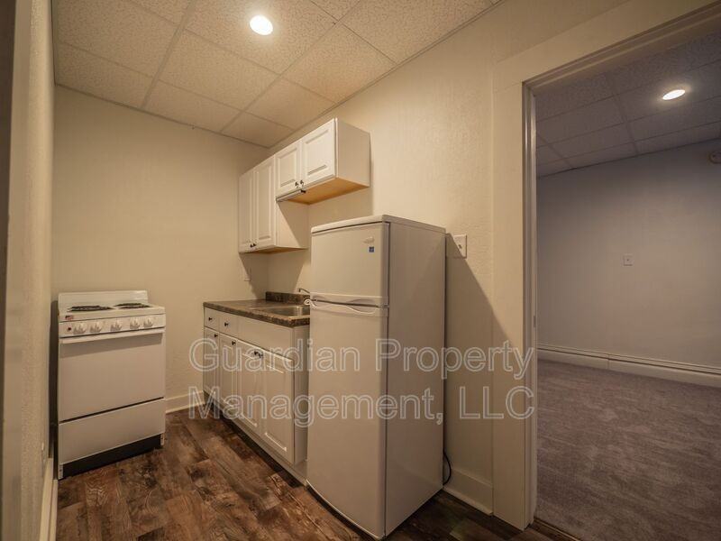 108 N Buchanan St #1 - Photo 4 of 8