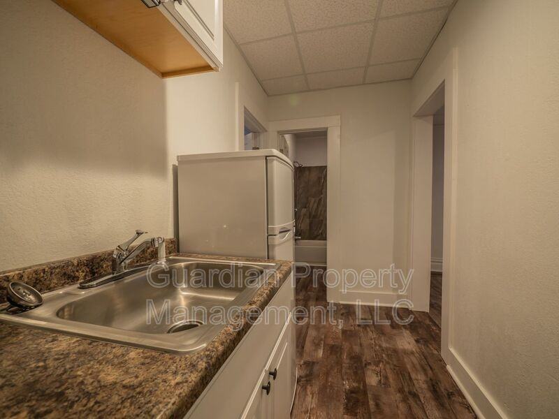 108 N Buchanan St #1 - Photo 5 of 8