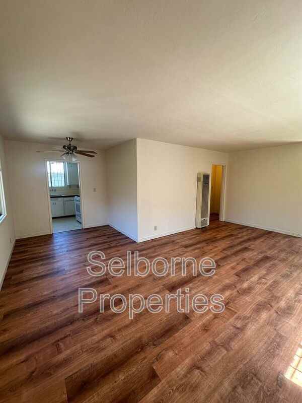 1943 E 29th St - Photo 2 of 12