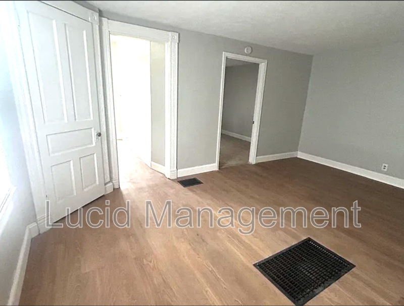 3112 Grant Ave - Photo 3 of 18