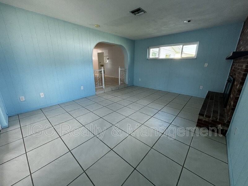 707 Fern Ave - Photo 3 of 16