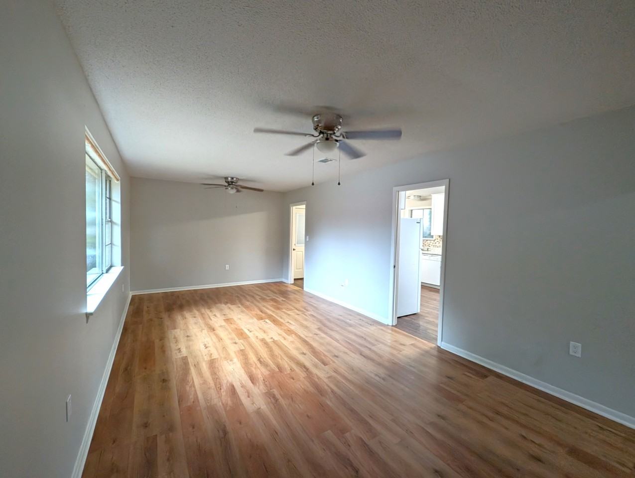 101 Hickory Dr - Photo 3 of 25