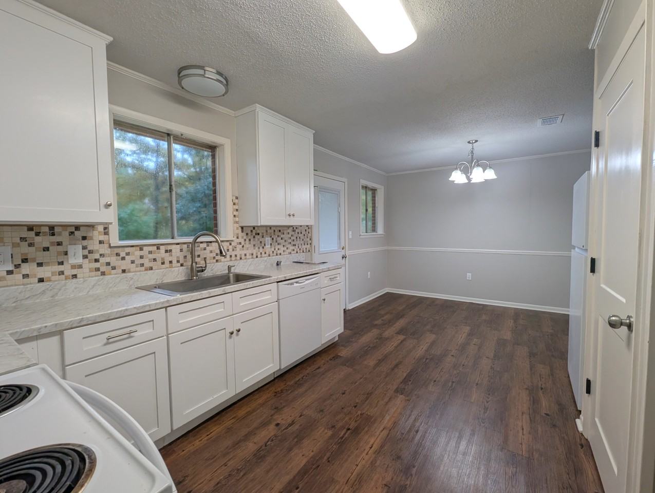 101 Hickory Dr - Photo 7 of 25