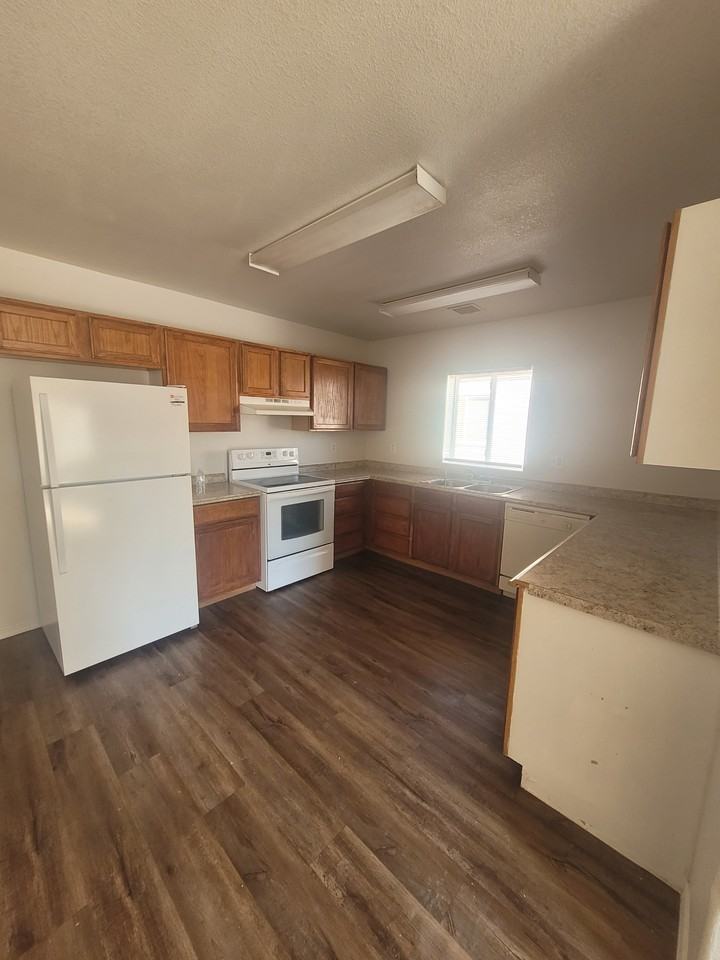 10880 W Carousel Dr - Photo 2 of 11