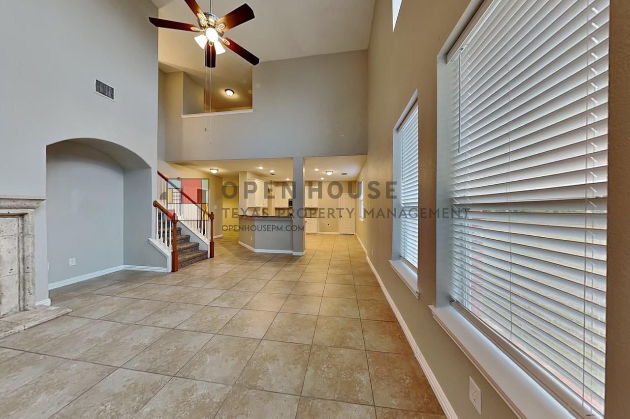7105 Jessup Ct - Photo 3 of 21