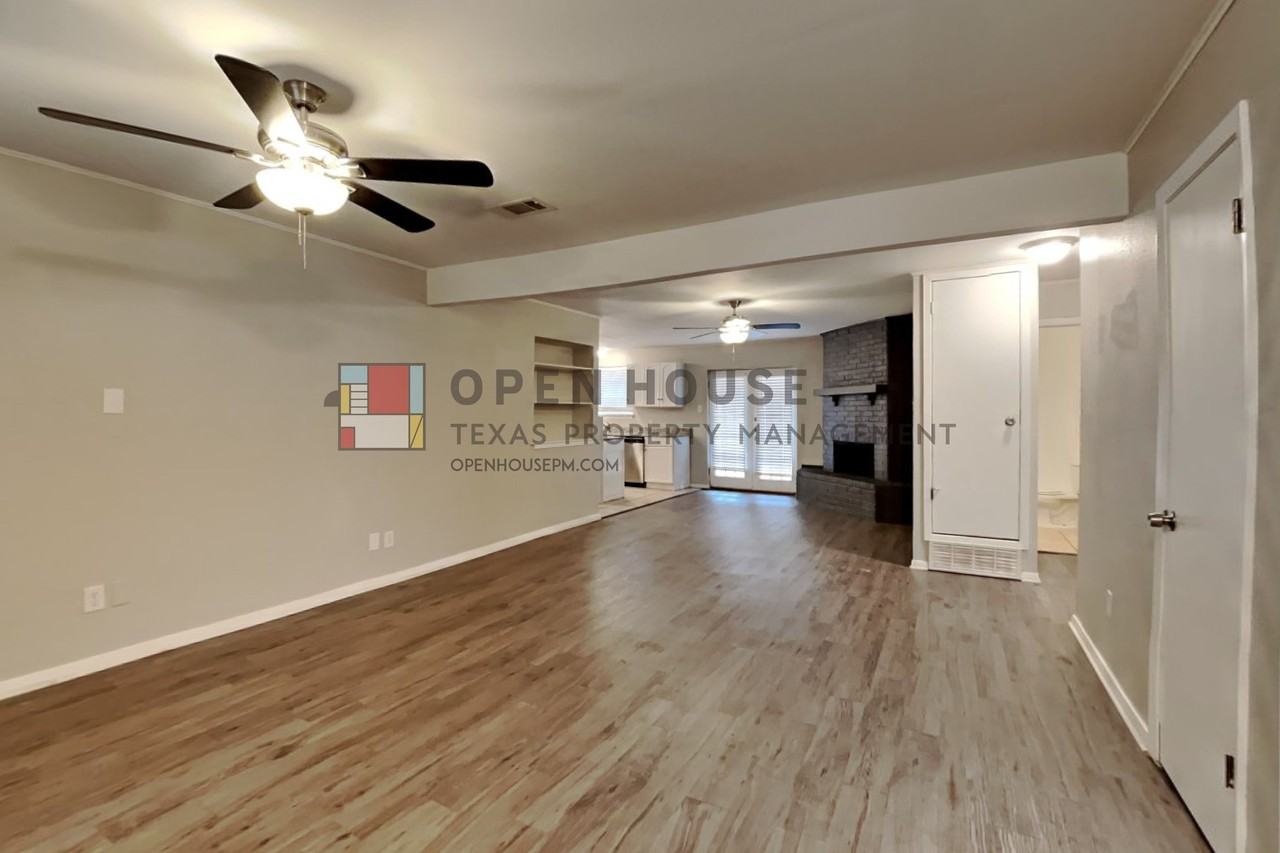 1018 N Lucas Dr - Photo 3 of 19