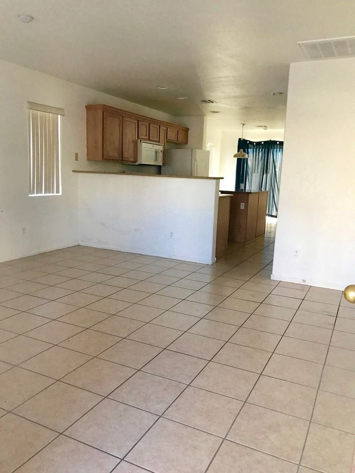 4139 Mark Twain Ct - Photo 3 of 14