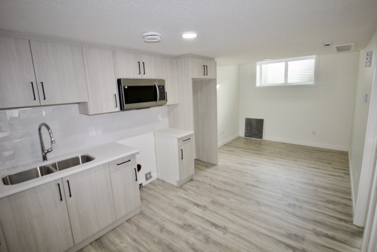 8841 Carson Way Sw Bsmt #Bsmt - Photo 3 of 16