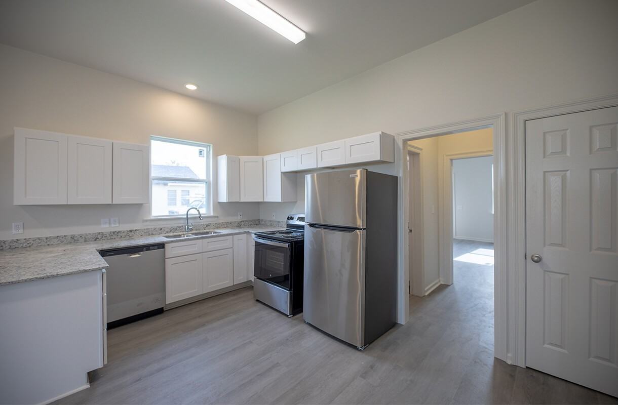 906 Pryce St - Photo 3 of 5