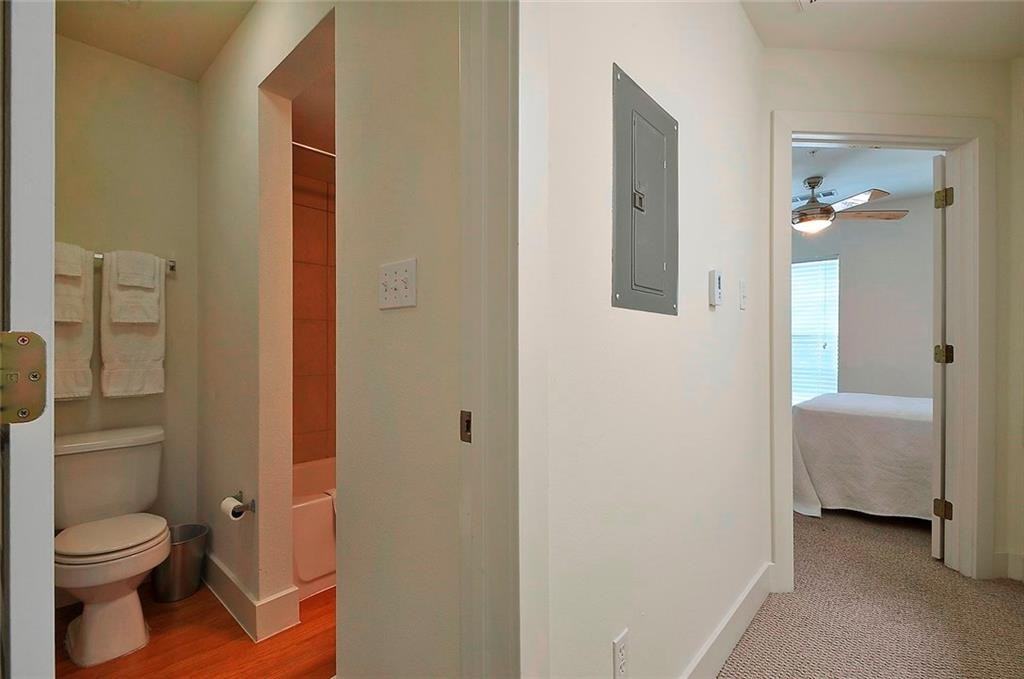 711 W 32Nd St - Photo 3 of 50