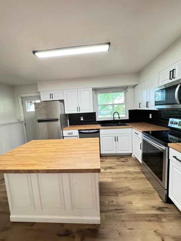 109/111 Britanna - Photo 2 of 6