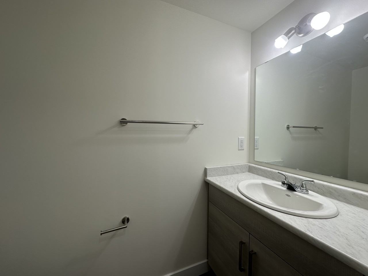 11903 93 St Nw - Photo 7 of 16