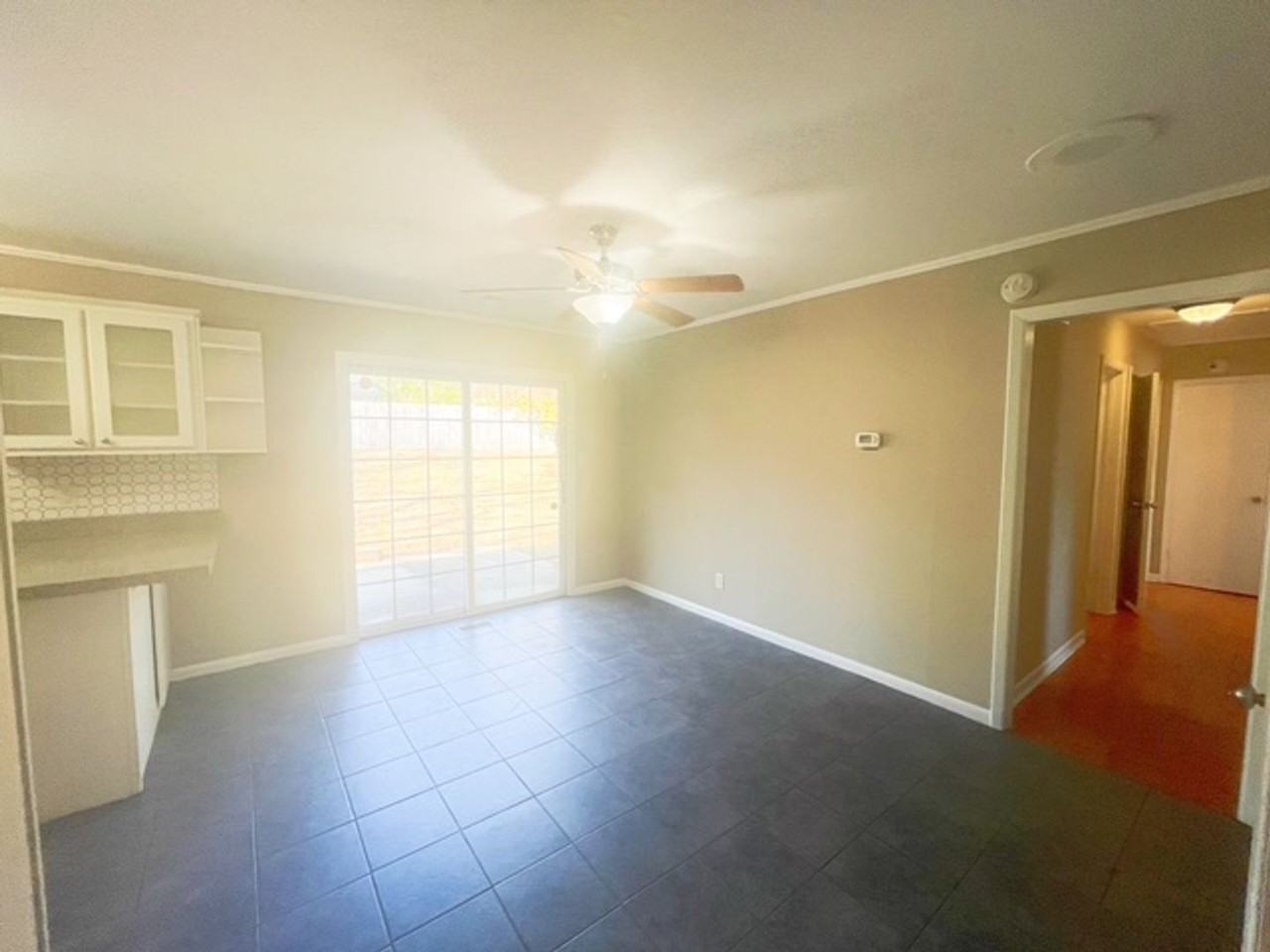 1708 Saint Augustine Ave - Photo 4 of 20