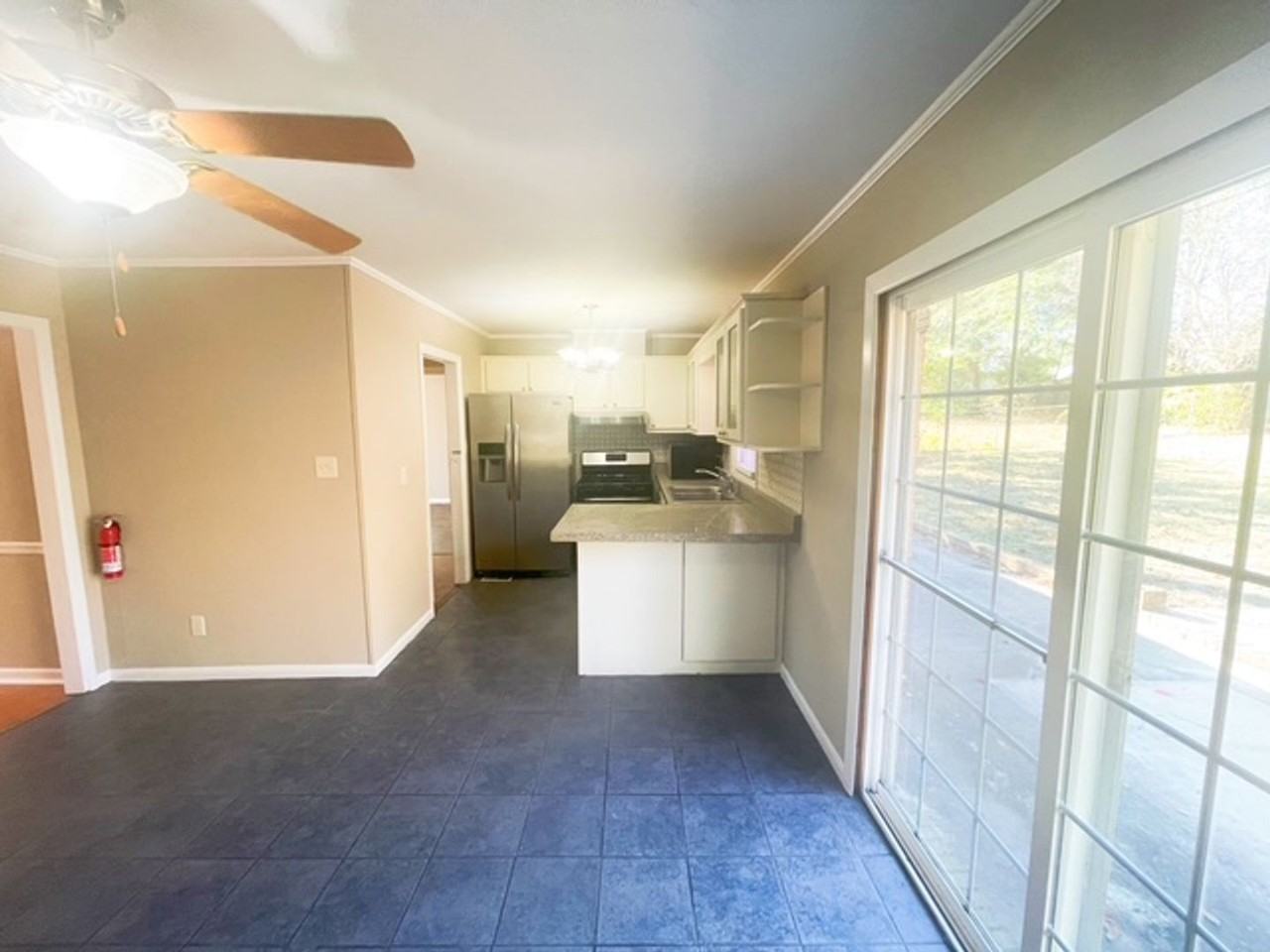 1708 Saint Augustine Ave - Photo 5 of 20
