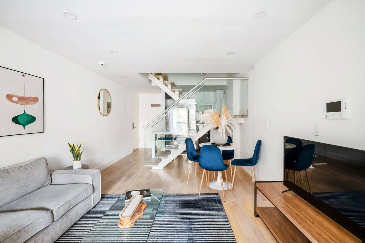 244 East 75th Street - Photo 5 of 35