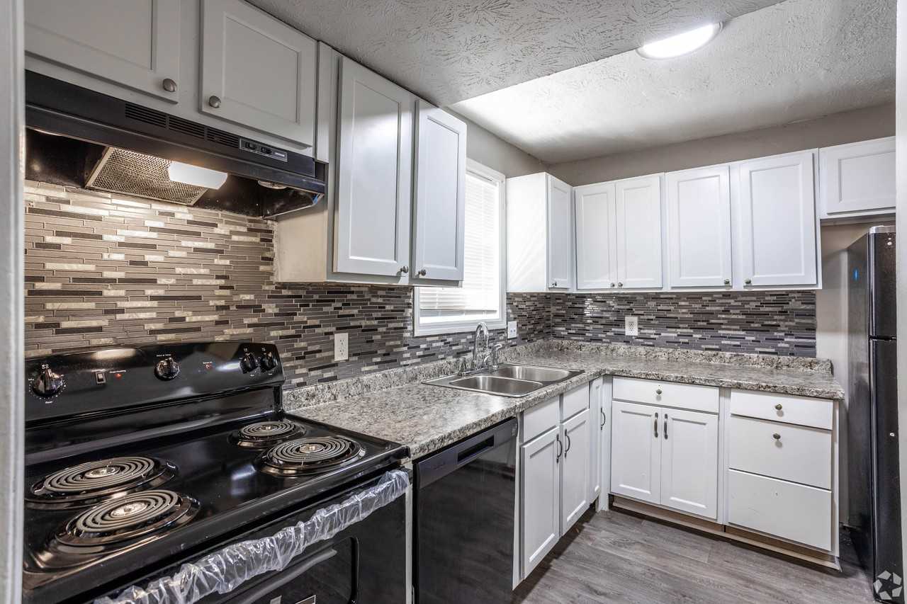 Avondale Townhomes - Photo 2 of 26