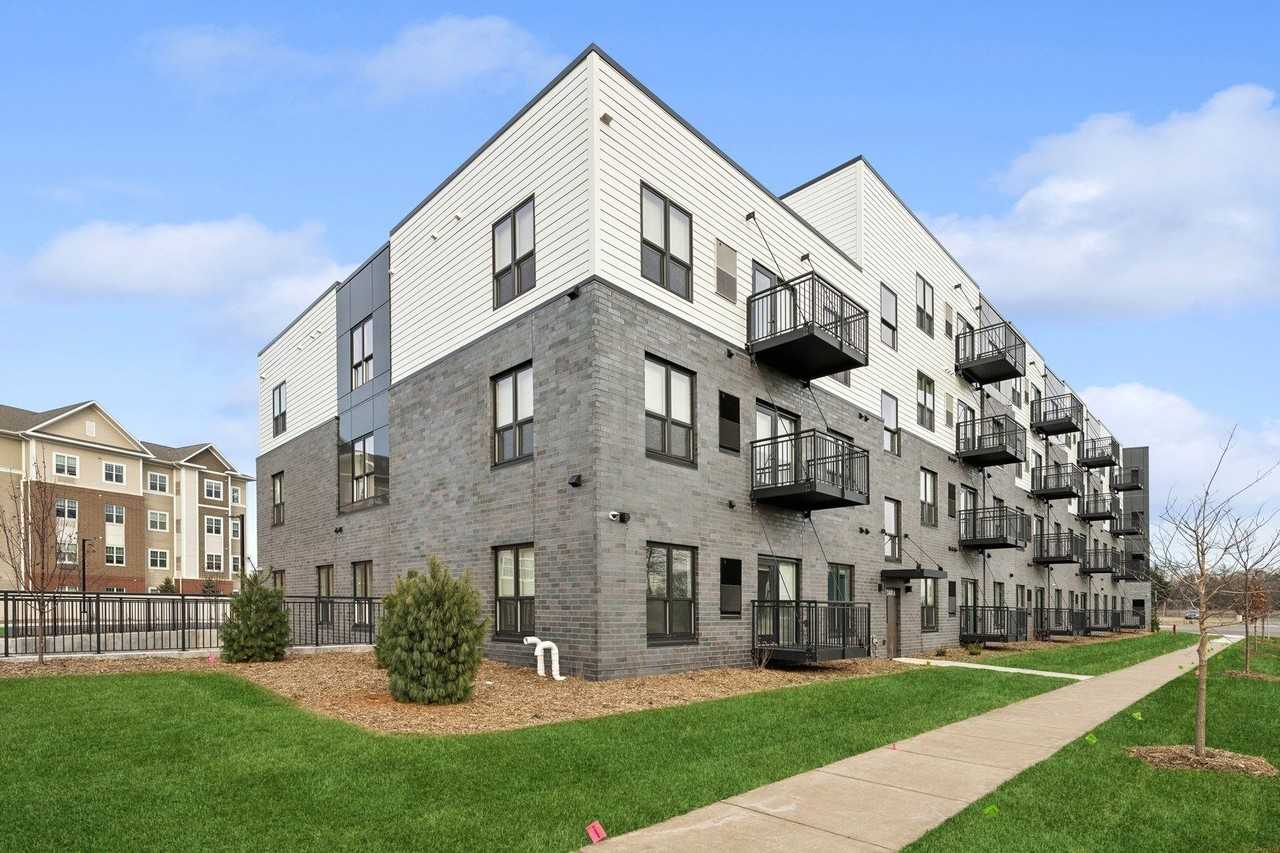 Wangstad Commons - Photo 3 of 47