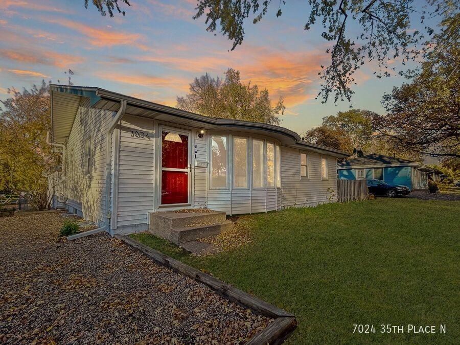 7024 35th Pl N - Photo 2 of 37
