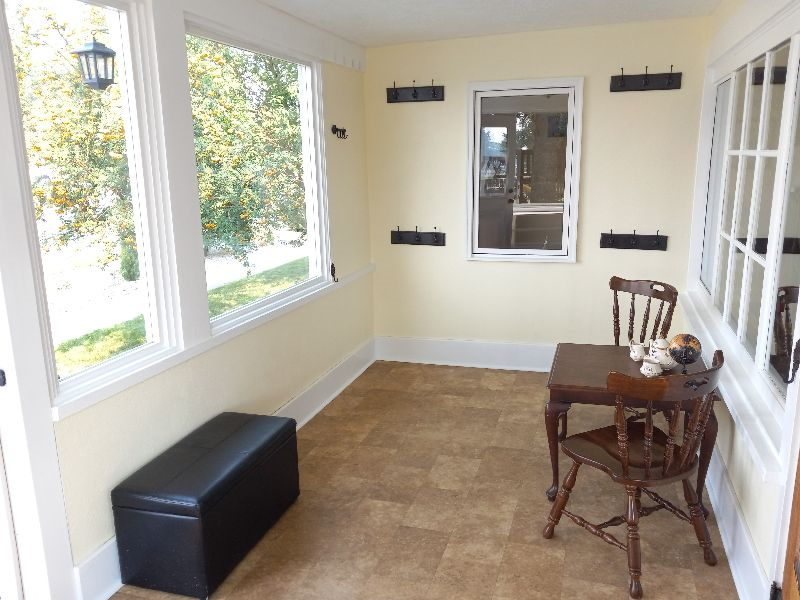 801 Dixon St - Photo 2 of 20